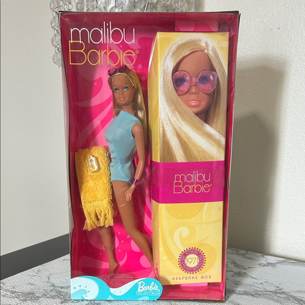 🔴sale Barbie Malibu Doll in Blue with Yellow Towel